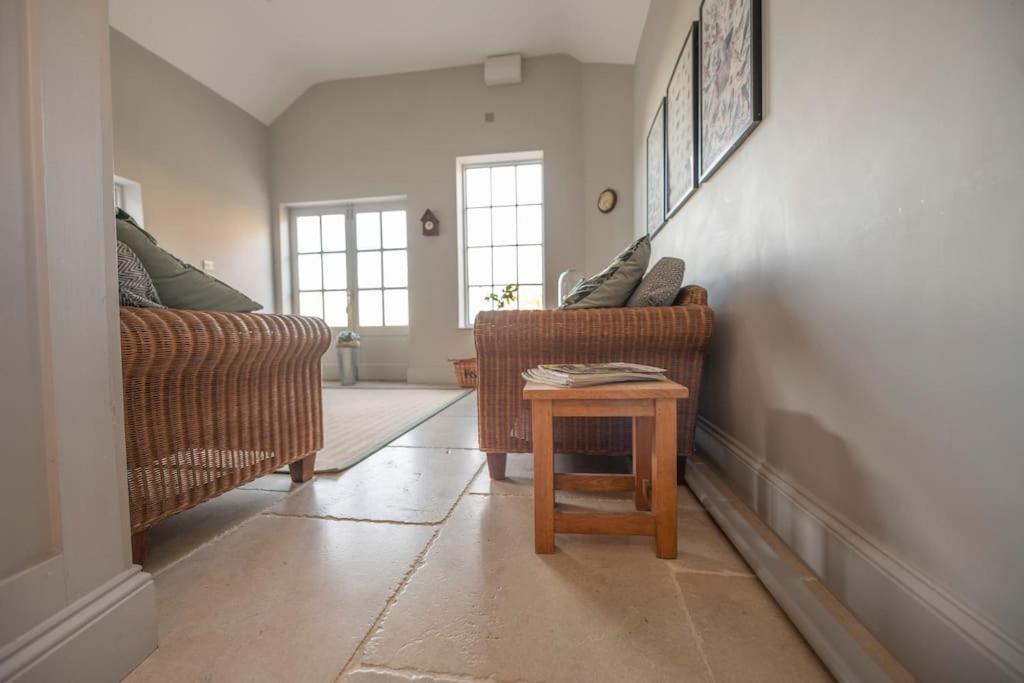 Georgian Country House -Panoramic Views -Sleeps 12 Ruthin Dış mekan fotoğraf