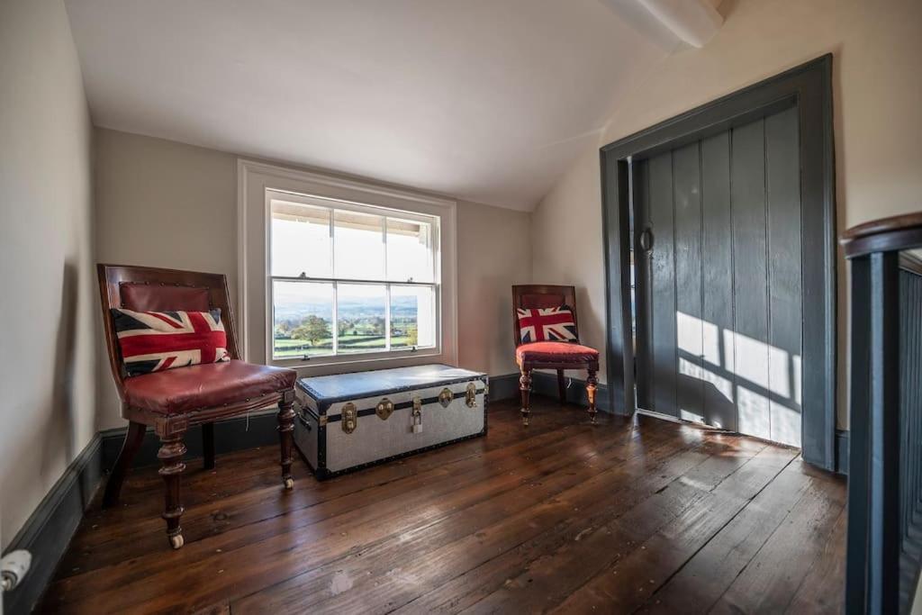 Georgian Country House -Panoramic Views -Sleeps 12 Ruthin Dış mekan fotoğraf